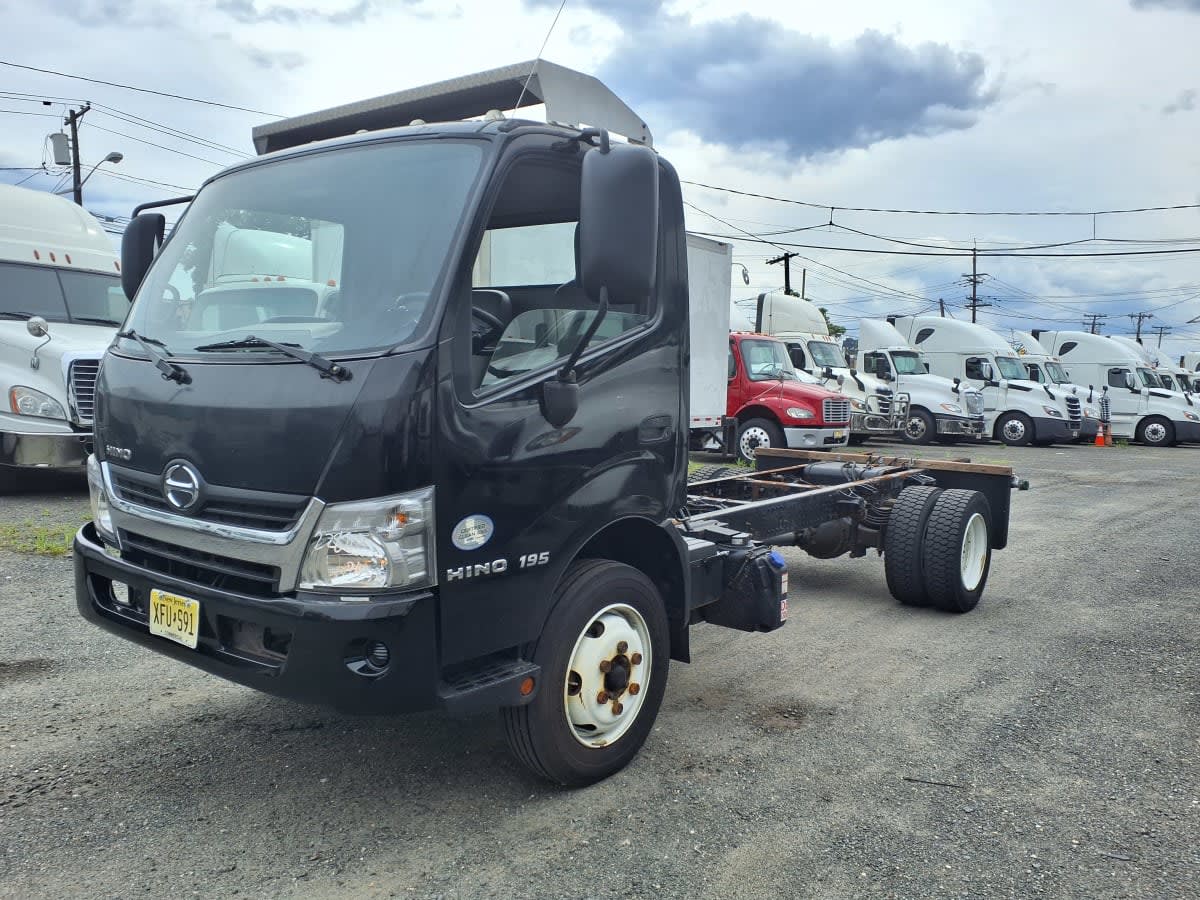 2020 HINO HINO 195 — Stock #228710 — foto principal