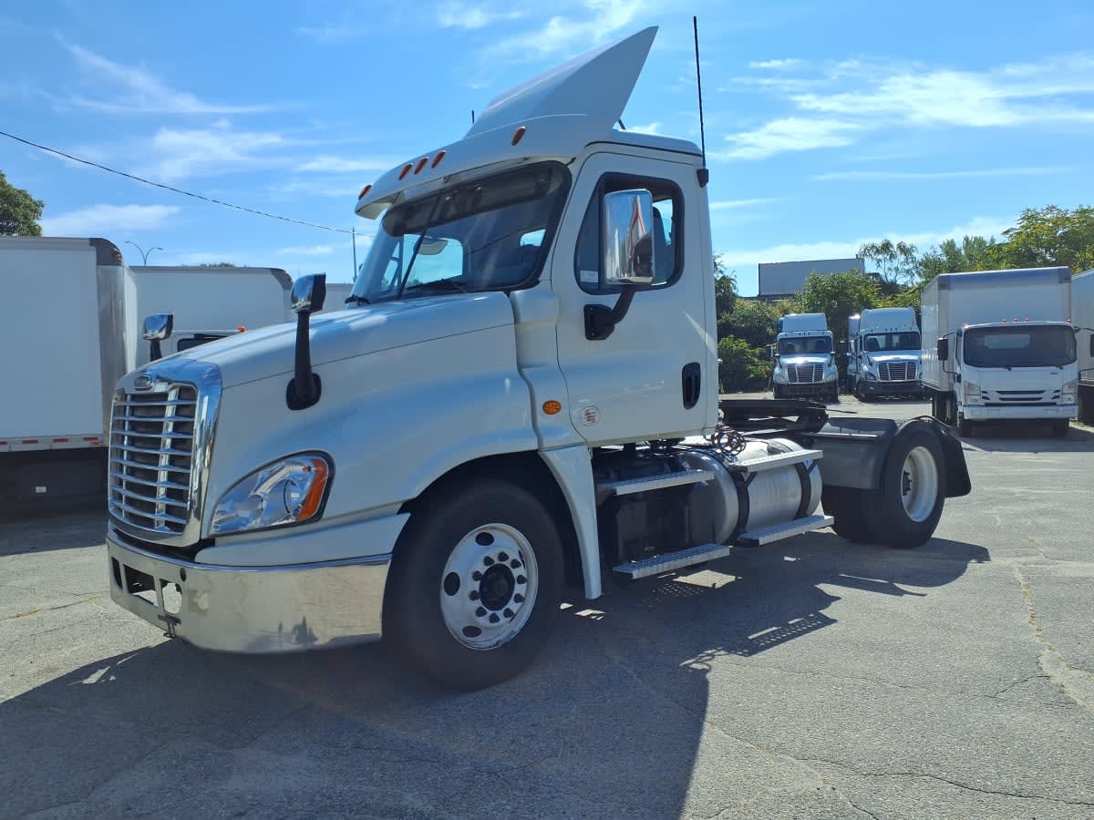 2020 FREIGHTLINER CASCADIA 125 — Stock #241026 — foto principal