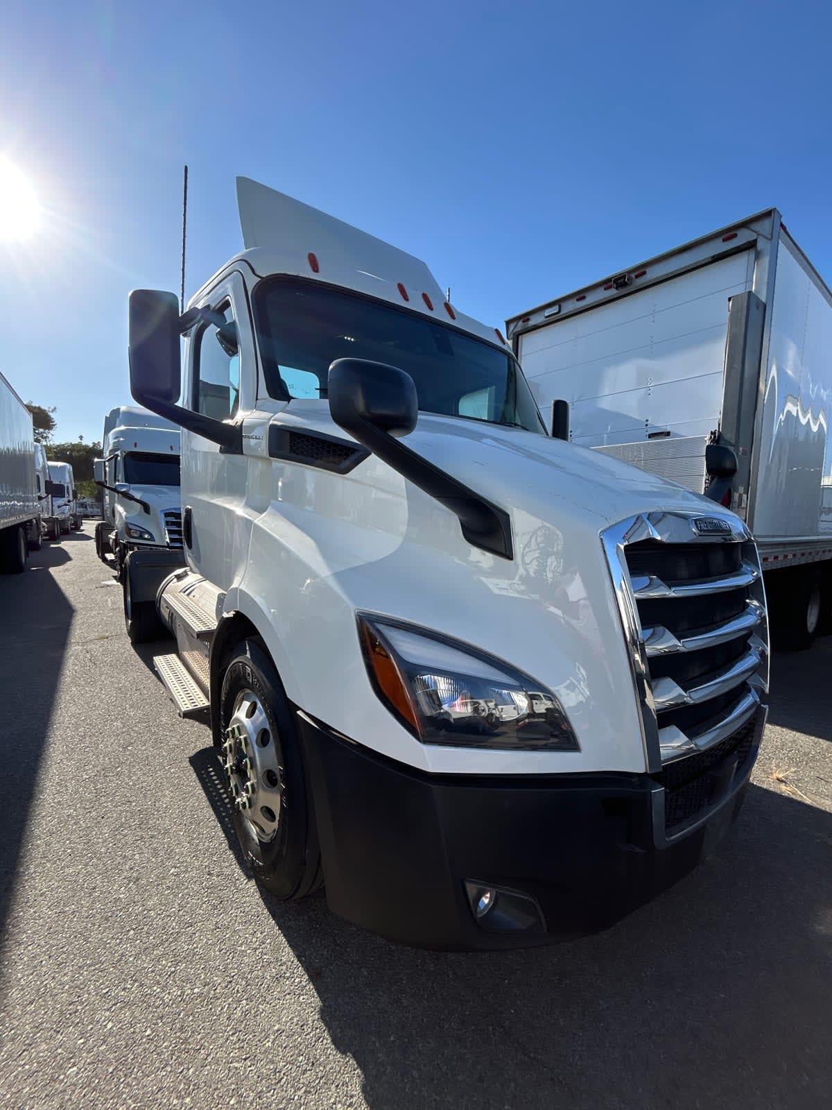 2020 FREIGHTLINER/MERCEDES NEW CASCADIA 116 — Stock #264804 — foto principal