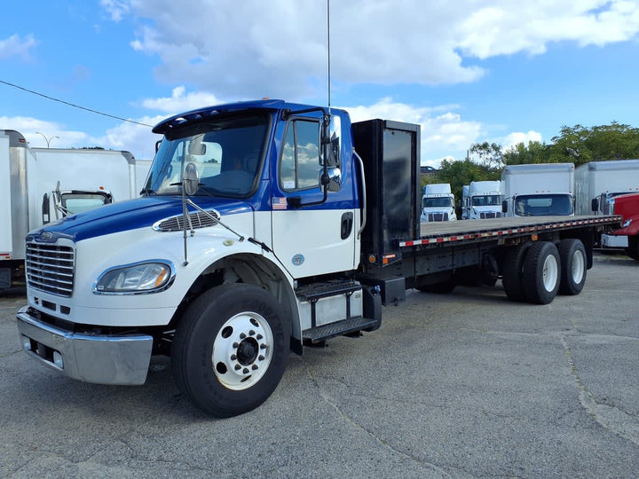 2020 FREIGHTLINER M2 106 — Stock #240708 — foto principal
