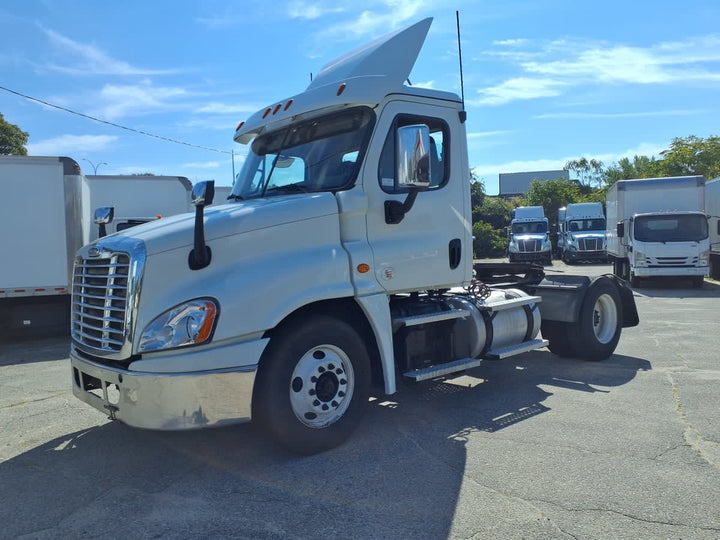 2020 FREIGHTLINER CASCADIA 125 — Stock #241026 — foto principal