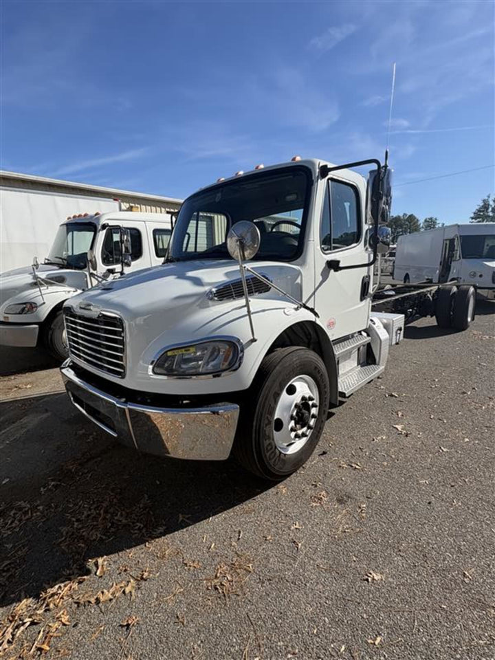 2021 FREIGHTLINER/MERCEDES M2 106 — Stock #261678 — foto principal
